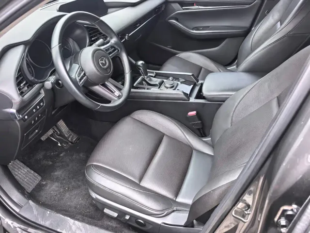 Mazda Axela — Фото автомобиля 8
