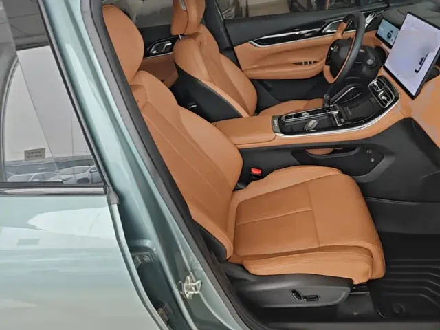 Geely Boyue L — Фото автомобиля 24