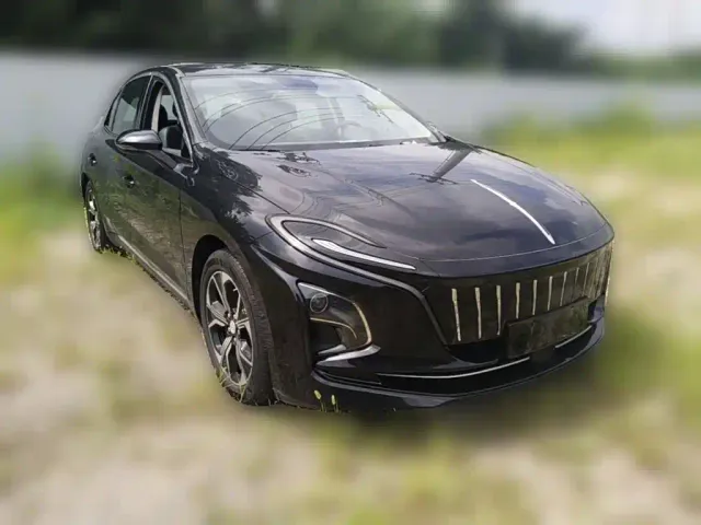 Hongqi E-QM5 — Фото автомобиля 5