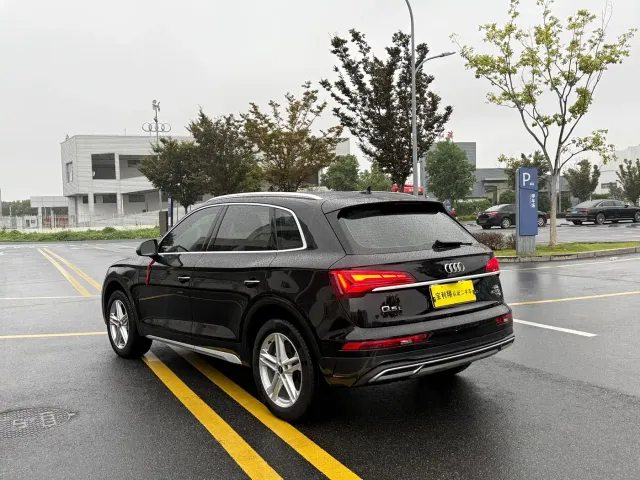 Audi Q5L — Фото автомобиля 10