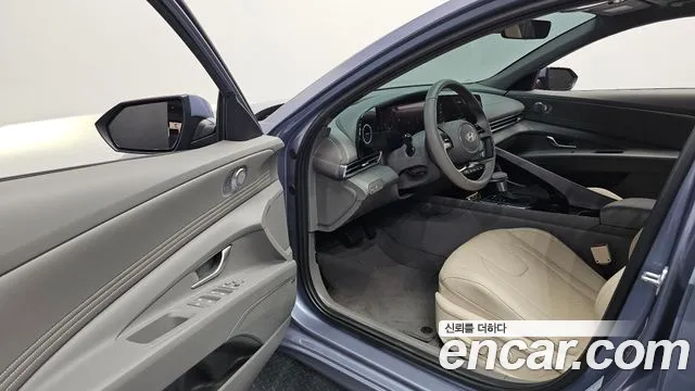Hyundai Avante CN7 — Фото автомобиля 15