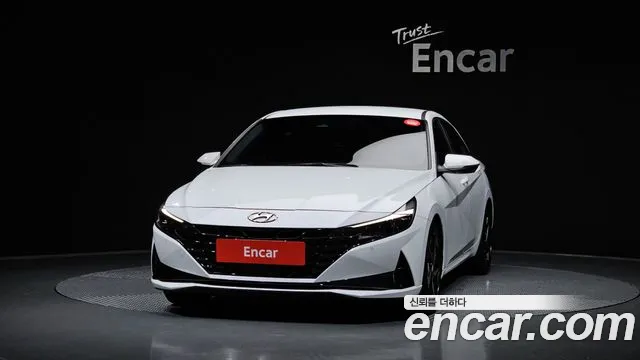 Hyundai AVANTE Avante (CN7) — Фото автомобиля 3