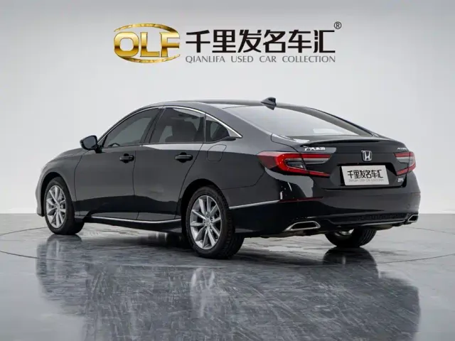 Honda Accord — Фото автомобиля 6