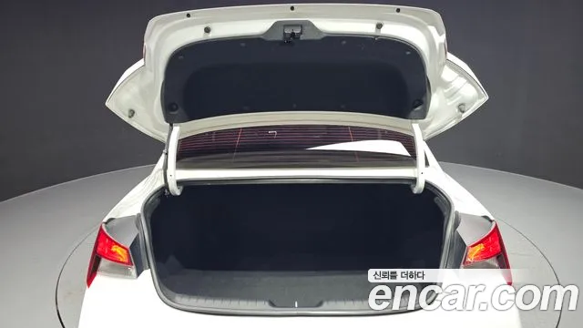 Hyundai Avante CN7 — Фото автомобиля 30