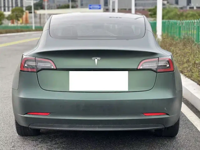 Tesla Model 3 — Фото автомобиля 7