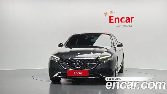 Фотография автомобиля — Mercedes-Benz E-Class