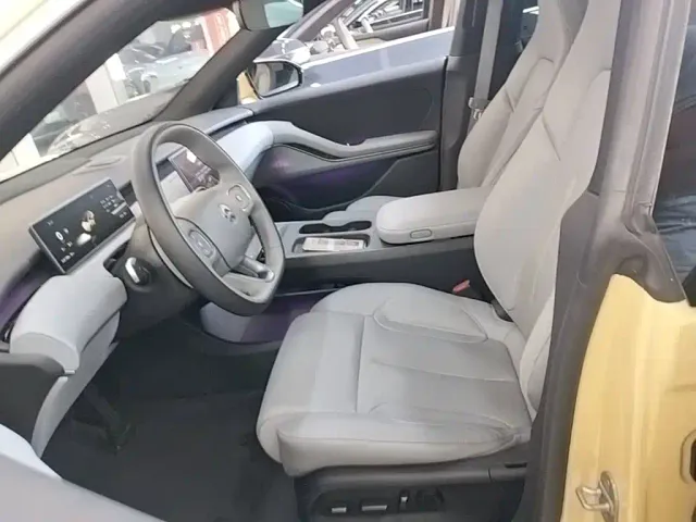 Nio ET5 Touring — Фото автомобиля 14