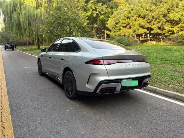 Arcfox S3 — Фото автомобиля 4