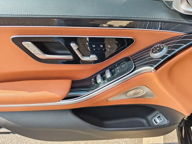 Mercedes-Benz S-Class — Фото автомобиля 27