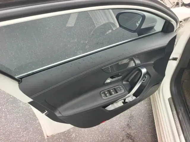Mercedes-Benz A-Class — Фото автомобиля 6