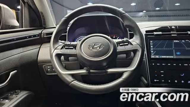 Hyundai Tucson Tucson (NX4) Дизель 2.0 2WD — Фото автомобиля 13