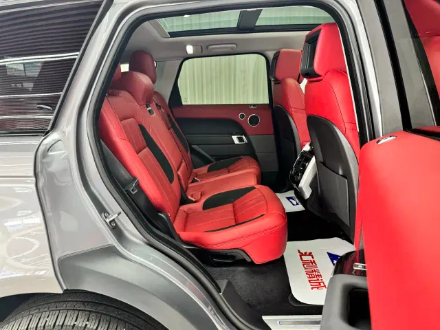 Land Rover Range Rover Sport — Фото автомобиля 19
