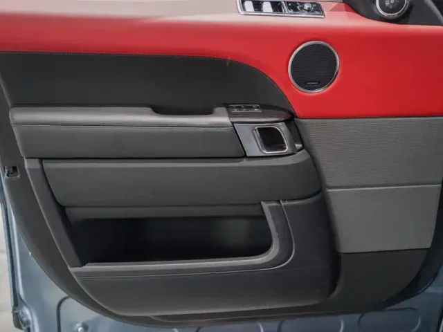 Land Rover Range Rover Sport — Фото автомобиля 8