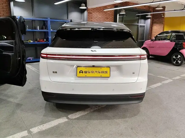 Li Auto i6 — Фото автомобиля 8