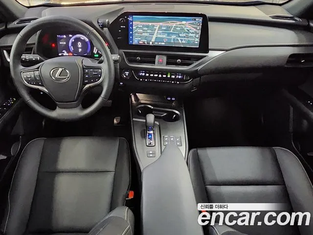 Lexus UX UX300h — Фото автомобиля 7