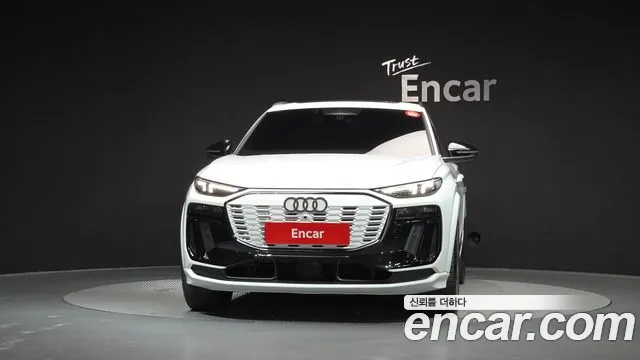 Audi SQ6 e-tron — Фото автомобиля 2