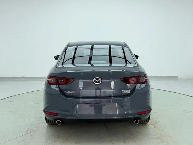 Mazda Axela — Фото автомобиля 5