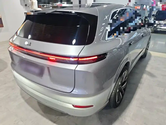 Li Auto L7 — Фото автомобиля 6
