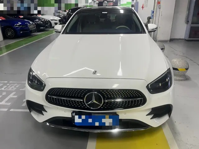 Mercedes-Benz E-Class — Фото автомобиля 2