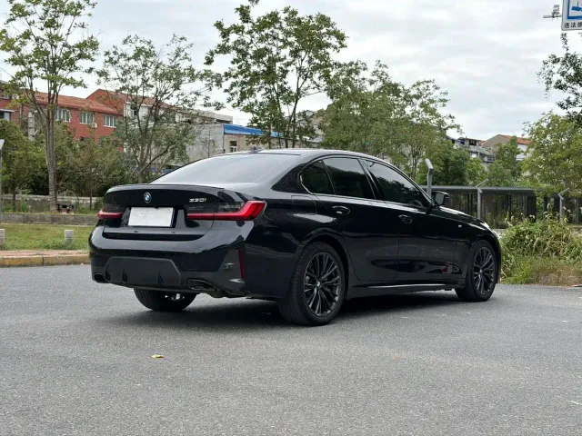 BMW 3 Series — Фото автомобиля 13