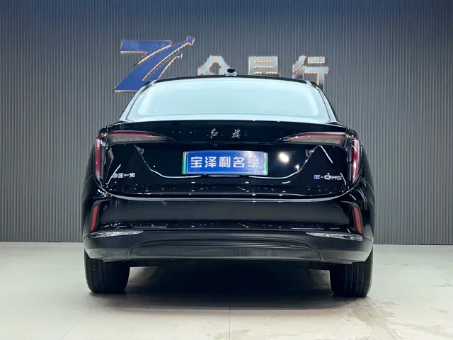 Hongqi E-QM5 — Фото автомобиля 4