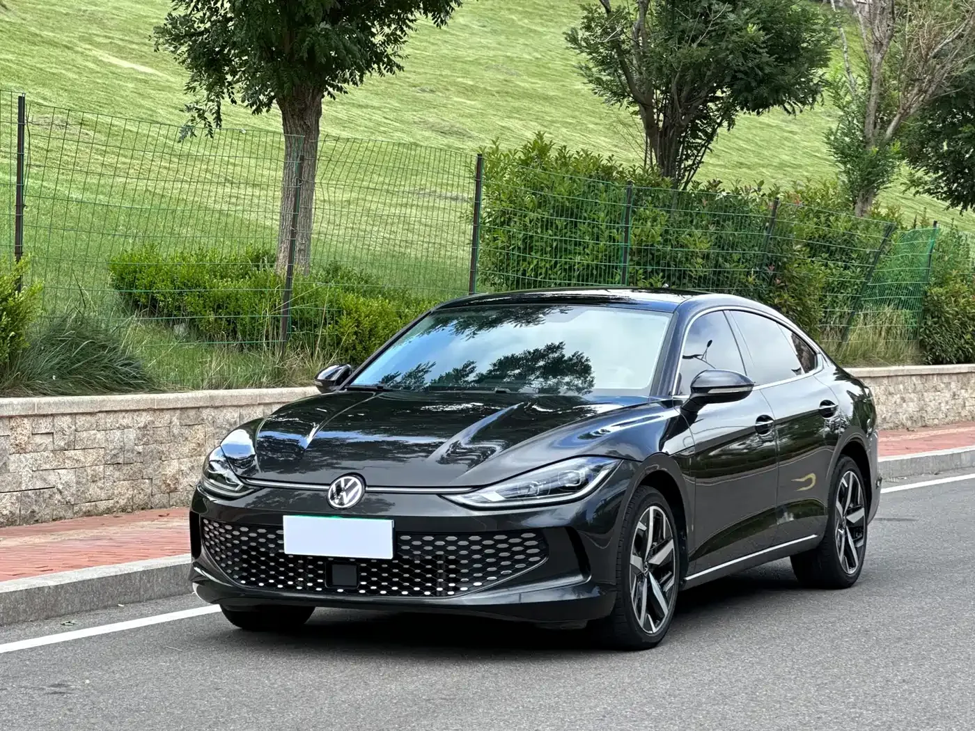 Фотография автомобиля — Volkswagen Lamando