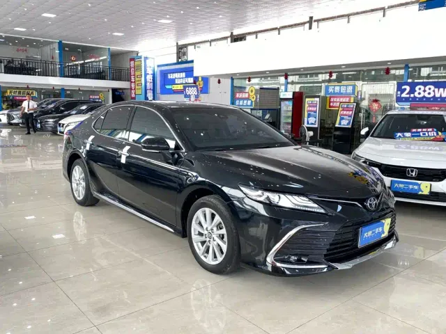 Toyota Camry — Фото автомобиля 3