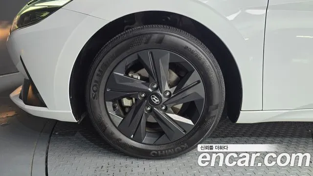 Hyundai AVANTE Avante (CN7) — Фото автомобиля 5
