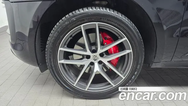 Porsche Macan — Фото автомобиля 5
