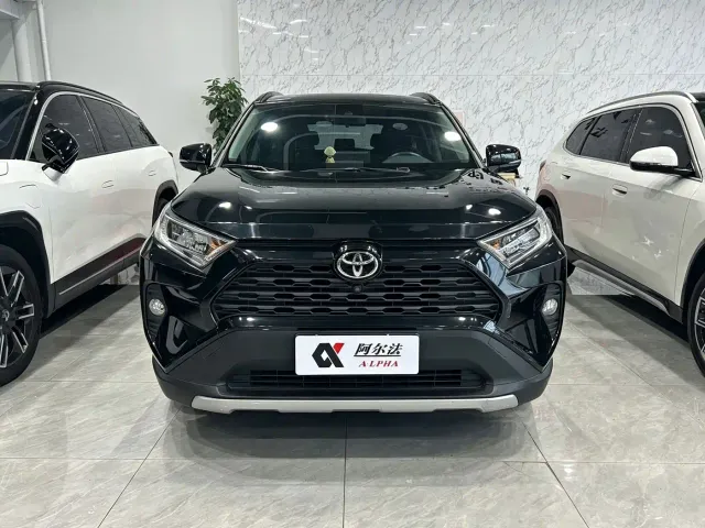 Toyota RAV4 — Фото автомобиля 2
