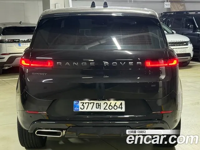Land Rover Range Rover Sport — Фото автомобиля 3