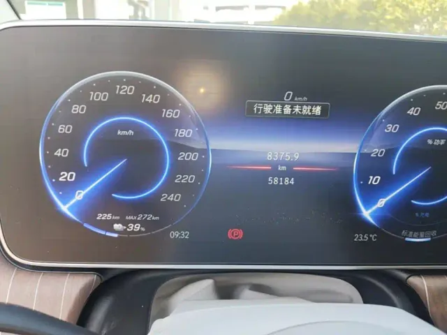 Mercedes-Benz EQE SUV — Фото автомобиля 15