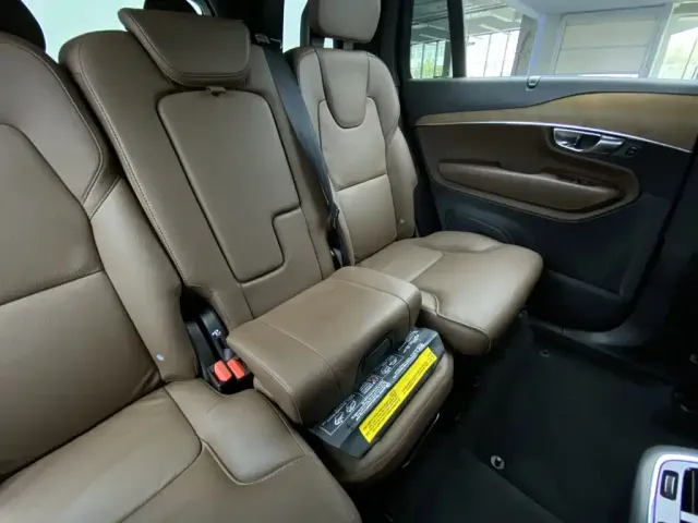 Volvo XC90 — Фото автомобиля 27