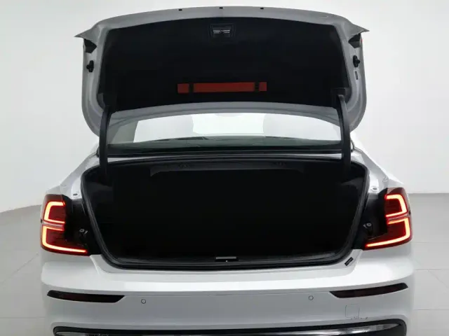 Volvo S60 — Фото автомобиля 16