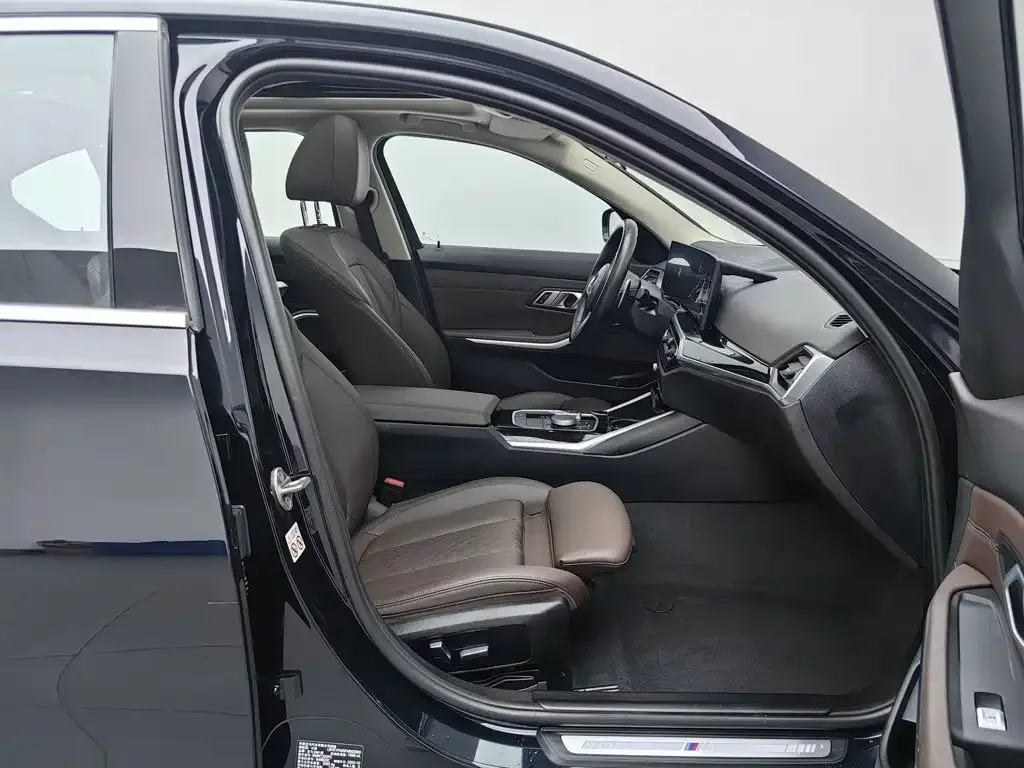BMW BMW 3 Series 2023 320Li M Sport Package — Фото автомобиля 23