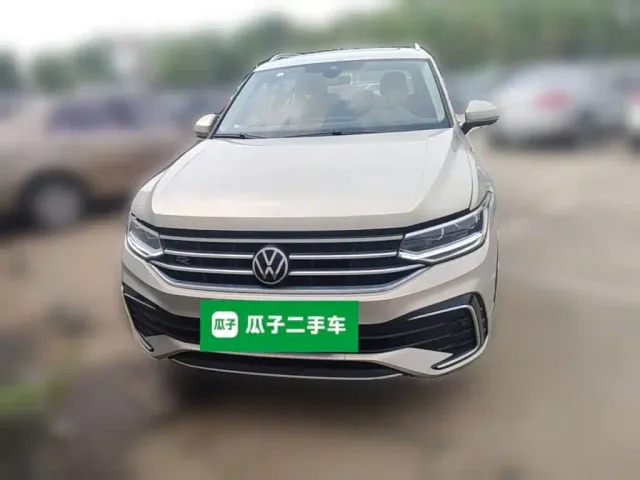 Volkswagen Tiguan L — Фото автомобиля 4