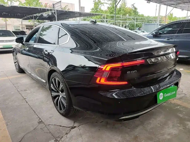 Volvo S90 — Фото автомобиля 4