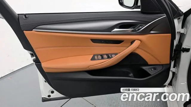 BMW 5-Series — Фото автомобиля 18