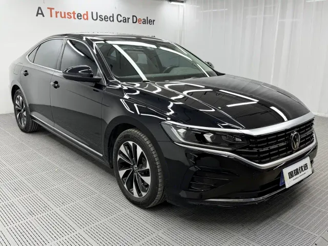 Volkswagen Passat — Фото автомобиля 3