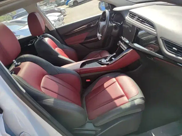 Dongfeng Fengshen AX7 — Фото автомобиля 24
