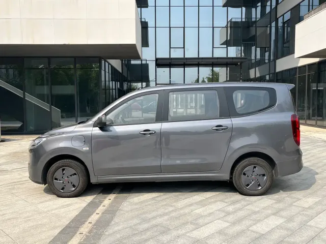 Wuling Motors Wuling Hongguang New Energy 2026 Extended-range Hybrid 150KM Comfort — Фото автомобиля 3