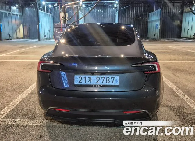 Tesla Model 3 — Фото автомобиля 4