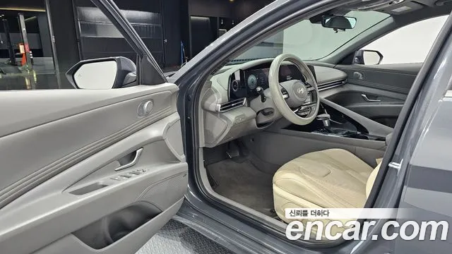 Hyundai Avante CN7 — Фото автомобиля 15