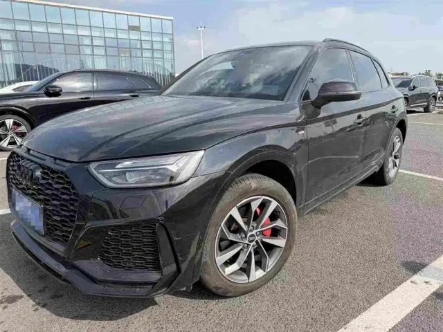 Фотография автомобиля — Audi Q5L