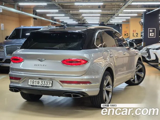 Bentley Bentayga Bentayga 4.0 V8 Azure — Фото автомобиля 2