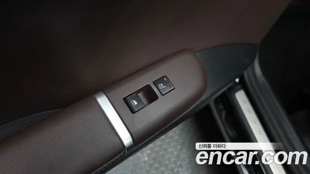 Hyundai Grandeur Grandeur (GN7) 2.5 Бензин 2WD — Фото автомобиля 15