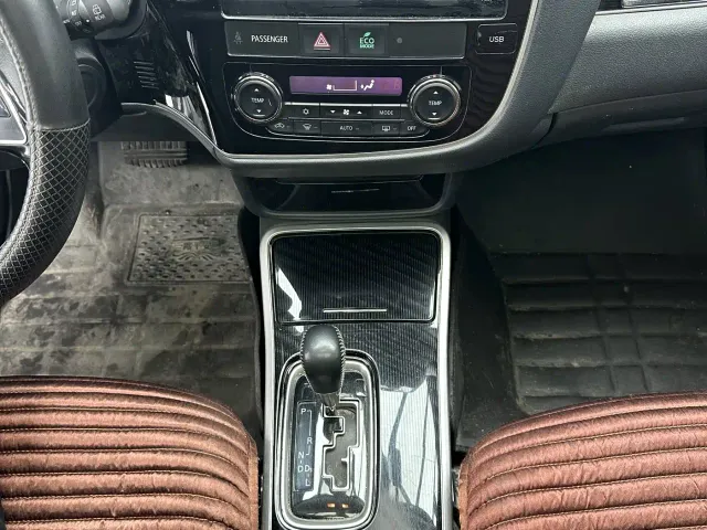 Mitsubishi Outlander — Фото автомобиля 17