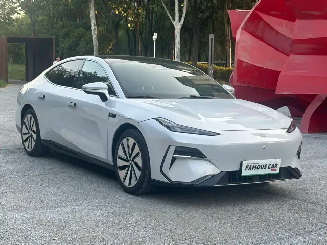 Geely Galaxy E8 — Фото автомобиля 2