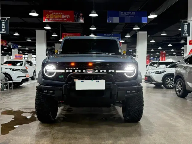Ford Bronco — Фото автомобиля 2