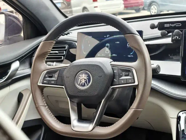 BYD Qin PLUS — Фото автомобиля 14
